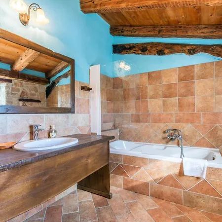 Rustic Giselle With Pool In Vizinada * Crklada