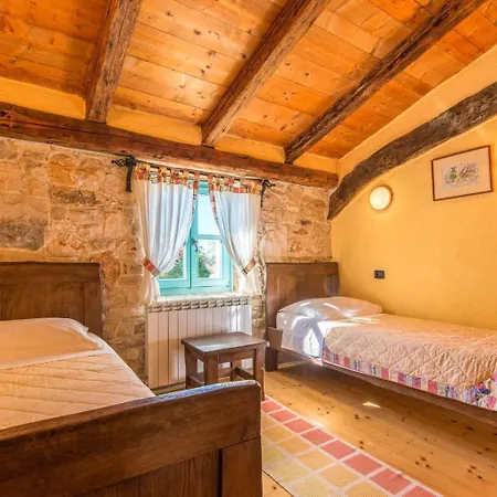 Rustic Giselle With Pool In Vizinada * Crklada