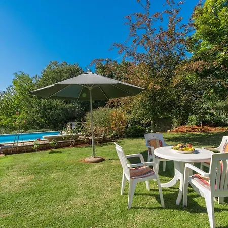 Rustic Giselle With Pool In Vizinada Willa