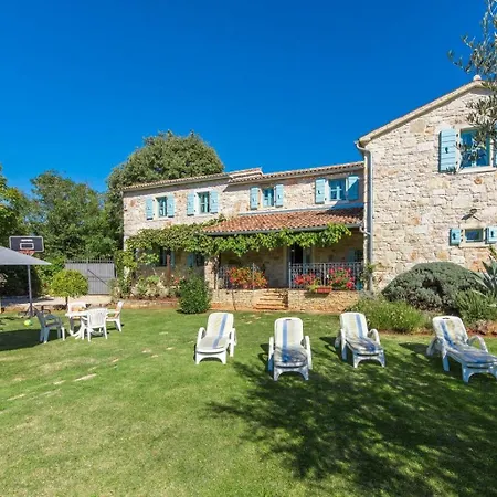 Rustic Giselle With Pool In Vizinada Crklada